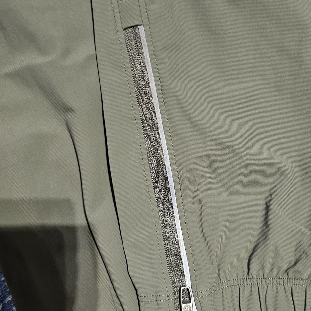 Lululemon surge joggers in Dark Forest - Picture 8 of 12